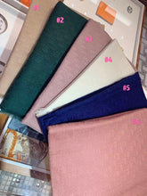 Load image into Gallery viewer, CLTH038 100%wool 110x200cm
