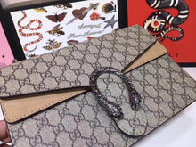 Load image into Gallery viewer, GC057   Small 7.9x6.1x2inch   Medium 11x6.7x3.5
