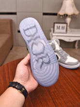 Load image into Gallery viewer, SE147  High Top Sneakers:   Women&#39;s Size 5-11 Men&#39;s Size 7-11
