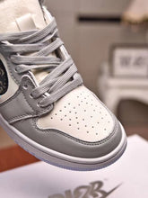 Load image into Gallery viewer, SE147  High Top Sneakers:   Women&#39;s Size 5-11 Men&#39;s Size 7-11
