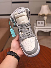 Load image into Gallery viewer, SE147  High Top Sneakers:   Women&#39;s Size 5-11 Men&#39;s Size 7-11
