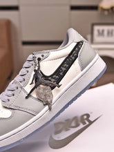 Load image into Gallery viewer, SE148 Sneakers:  Women&#39;s Size 5-11 Men&#39;s Size 7-11
