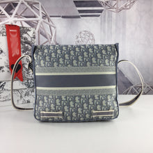 Load image into Gallery viewer, DR061  11.8x11x4.7inch
