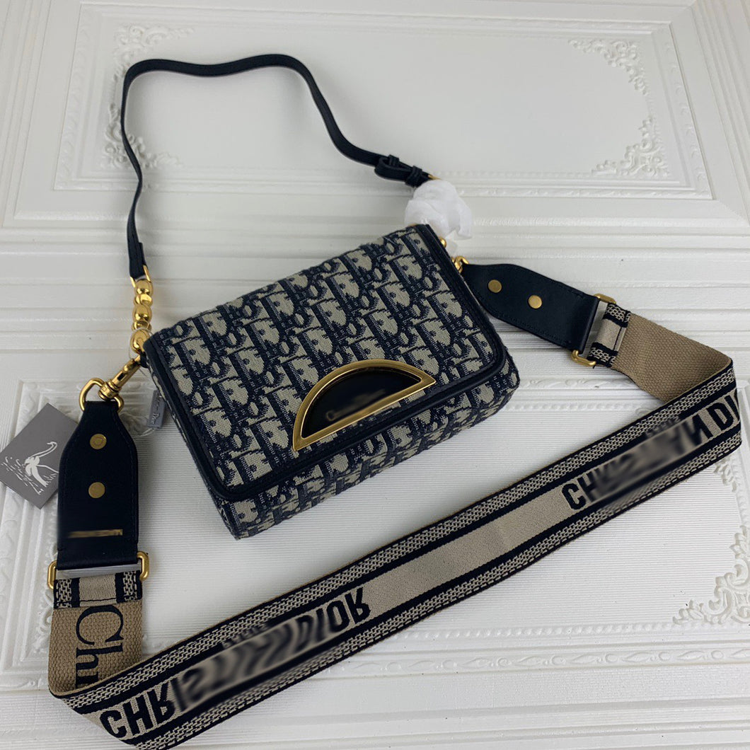 DR066  7.5x5.1x2.4inch