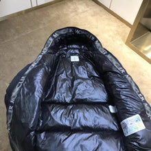 Load image into Gallery viewer, CLTH067  90%Feather
