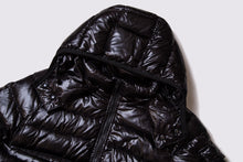 Load image into Gallery viewer, CLTH068  90%Feather
