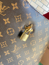 Load image into Gallery viewer, LB298 13.4x15x6.7inch
