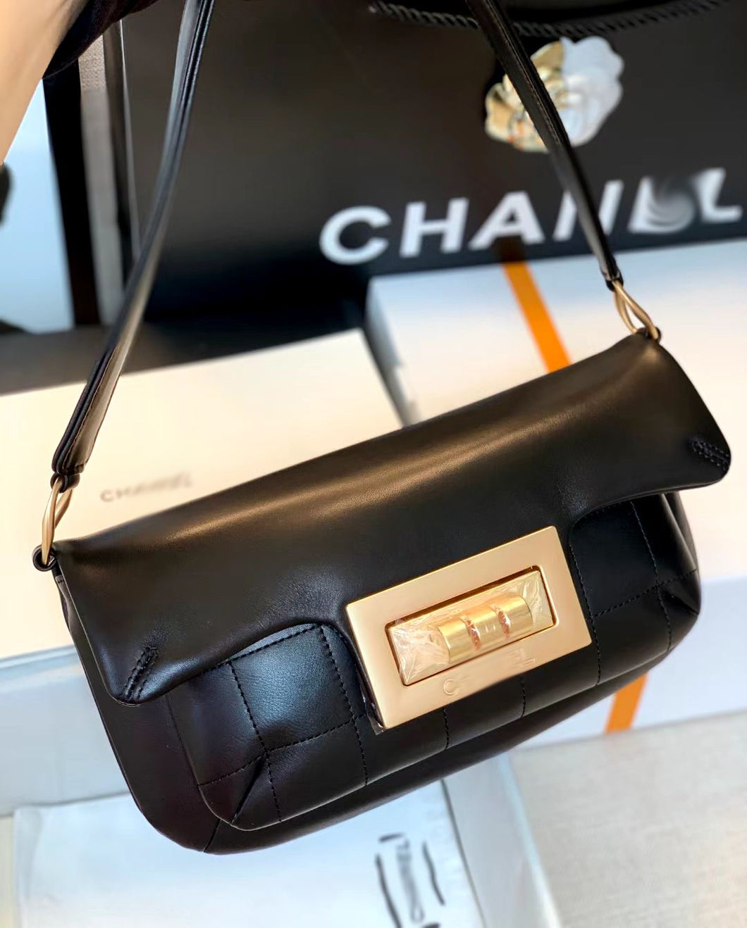 CC211 HIGHEST QUALITY VERSION  S:9.8x5.5x2inch  M:11x5.5x3.9inch