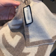 Load image into Gallery viewer, CLTH095 100%Cashmere 30x180cm
