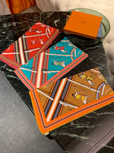 Load image into Gallery viewer, CLTH098  100%Pure Silk 90x90cm
