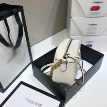 Load image into Gallery viewer, GC218 HIGHEST QUALITY VERSION 7.1x4.7x2.4(small)  9.4x5.1x2.8(medium)
