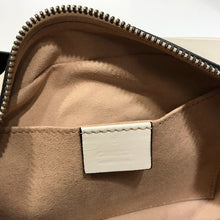 Load image into Gallery viewer, GC218 HIGHEST QUALITY VERSION 7.1x4.7x2.4(small)  9.4x5.1x2.8(medium)
