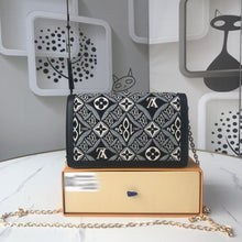 Load image into Gallery viewer, LB353  7.3x4.7x2inch
