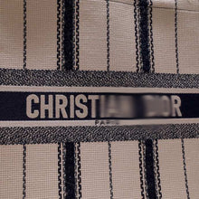 Load image into Gallery viewer, DR136 HIGHEST QUALITY VERSION S:14.4x11x6.9inch   L:16.3x13.8x7.1inch
