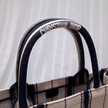 Load image into Gallery viewer, DR136 HIGHEST QUALITY VERSION S:14.4x11x6.9inch   L:16.3x13.8x7.1inch
