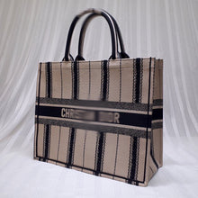 Load image into Gallery viewer, DR136 HIGHEST QUALITY VERSION S:14.4x11x6.9inch   L:16.3x13.8x7.1inch
