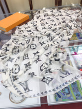 Load image into Gallery viewer, CLTH148 100% silk	200x110cm
