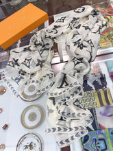 Load image into Gallery viewer, CLTH148 100% silk	200x110cm
