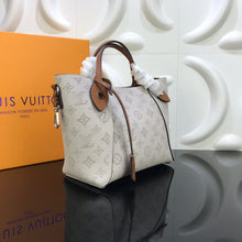 Load image into Gallery viewer, LB373  S:9.1x8.3x5.1inch M:18x11.6x6.7inch
