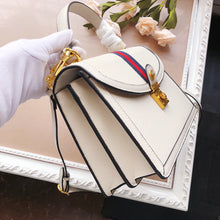 Load image into Gallery viewer, GC227   9.8x6.9x2.8inch
