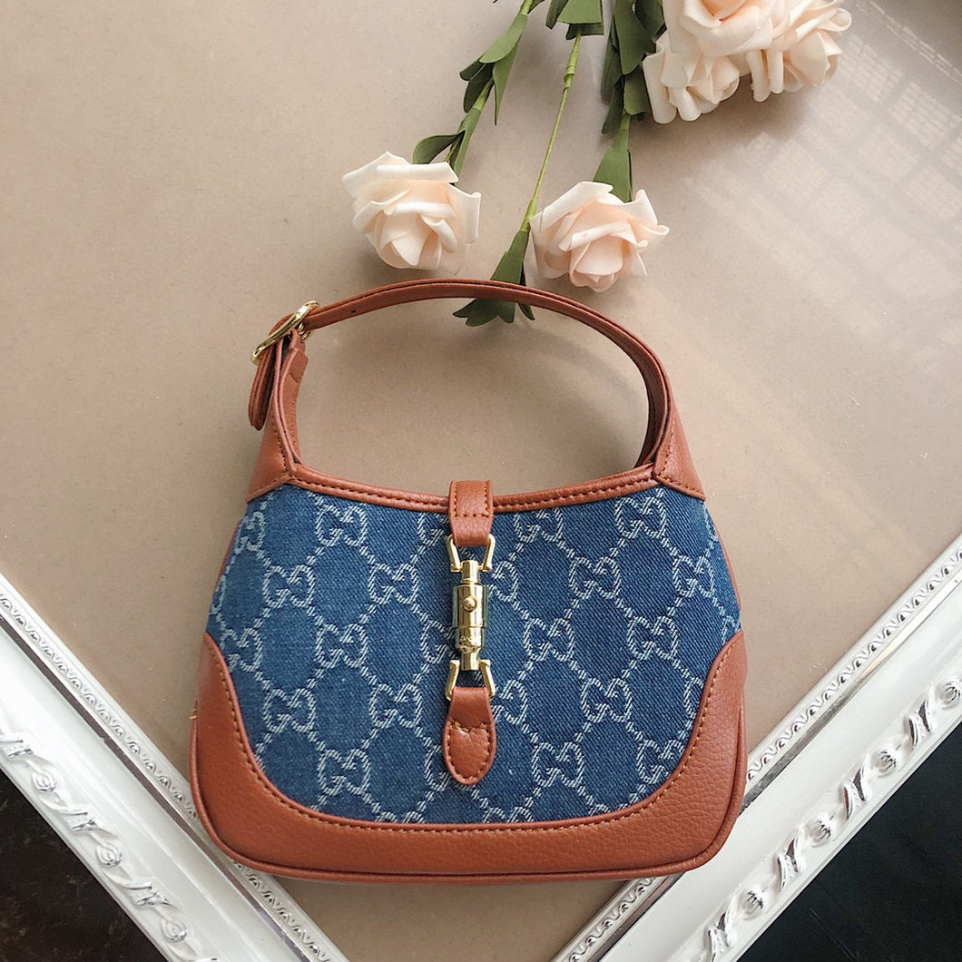 GC230   Mini:7.5x5.1x1.2inch	  Small:11x7.5x2inch