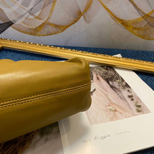 Load image into Gallery viewer, BV009   8.7x3.9x2.4inch
