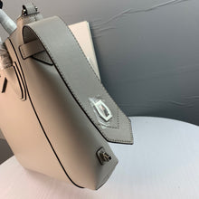 Load image into Gallery viewer, GNY009   11.8x9.8x2.8inch
