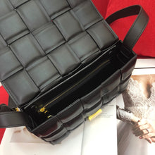 Load image into Gallery viewer, BV016  10.2x3.1x7.1inch
