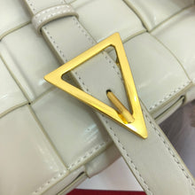 Load image into Gallery viewer, BV017  10.2x3.1x7.1inch
