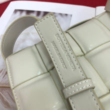 Load image into Gallery viewer, BV017  10.2x3.1x7.1inch
