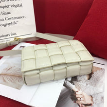 Load image into Gallery viewer, BV017  10.2x3.1x7.1inch
