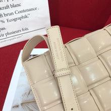 Load image into Gallery viewer, BV022   10.2x3.1x7.1inch
