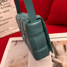 Load image into Gallery viewer, BV023   10.2x3.1x7.1inch
