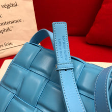 Load image into Gallery viewer, BV025   10.2x3.1x7.1inch
