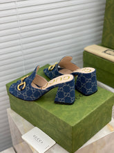 Load image into Gallery viewer, SE505  Size 5-10 Heels:7.5cm Material: Cowhide Lining: Sheep skin Sole: Italian leather
