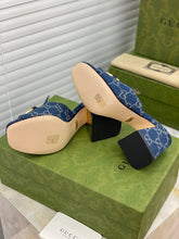 Load image into Gallery viewer, SE505  Size 5-10 Heels:7.5cm Material: Cowhide Lining: Sheep skin Sole: Italian leather
