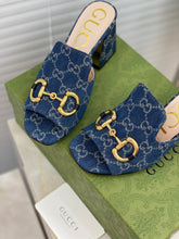 Load image into Gallery viewer, SE505  Size 5-10 Heels:7.5cm Material: Cowhide Lining: Sheep skin Sole: Italian leather
