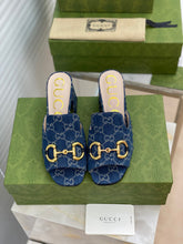 Load image into Gallery viewer, SE505  Size 5-10 Heels:7.5cm Material: Cowhide Lining: Sheep skin Sole: Italian leather
