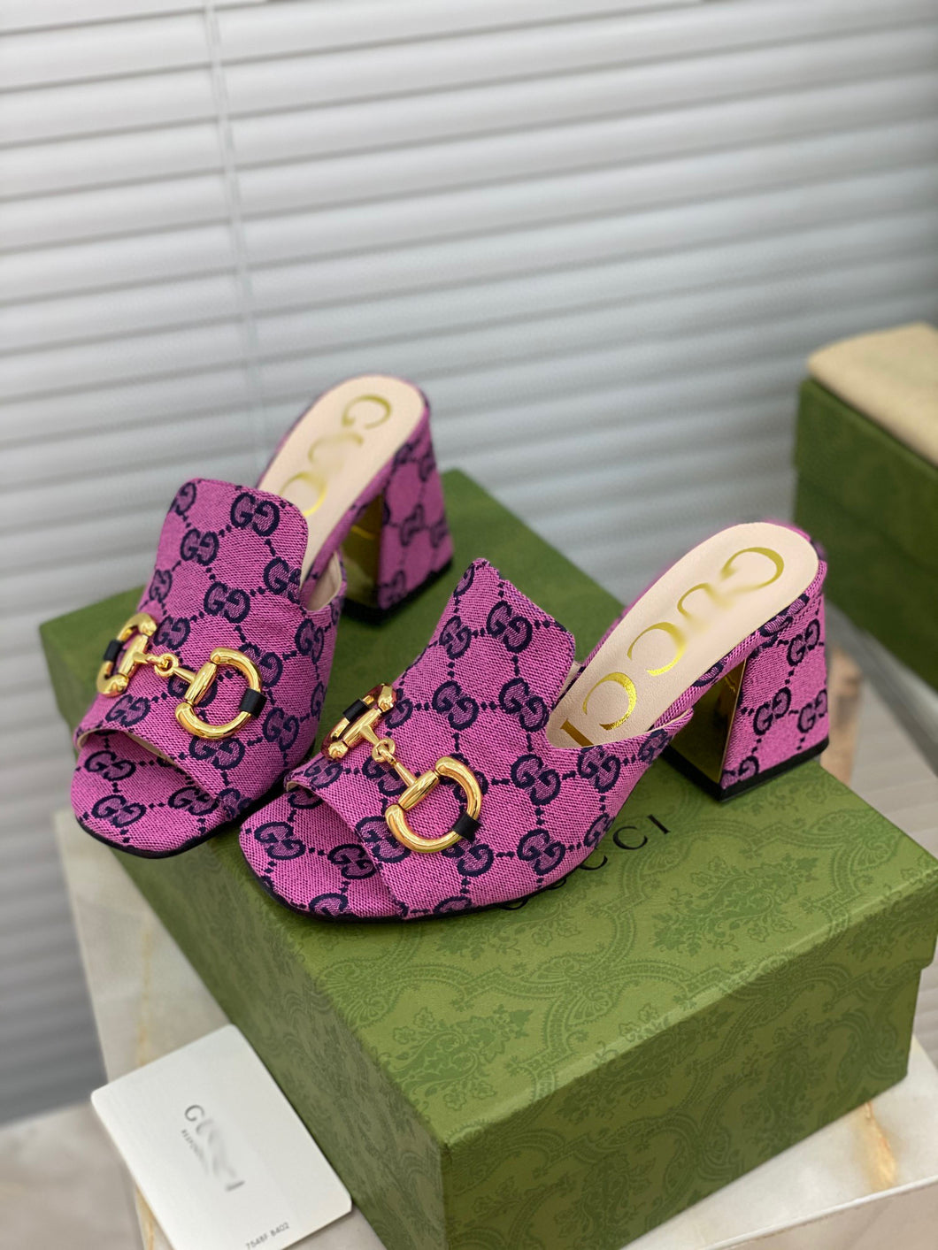 SE506  Size 5-10 Heels:7.5cm Material: Cowhide Lining: Sheep skin Sole: Italian leather