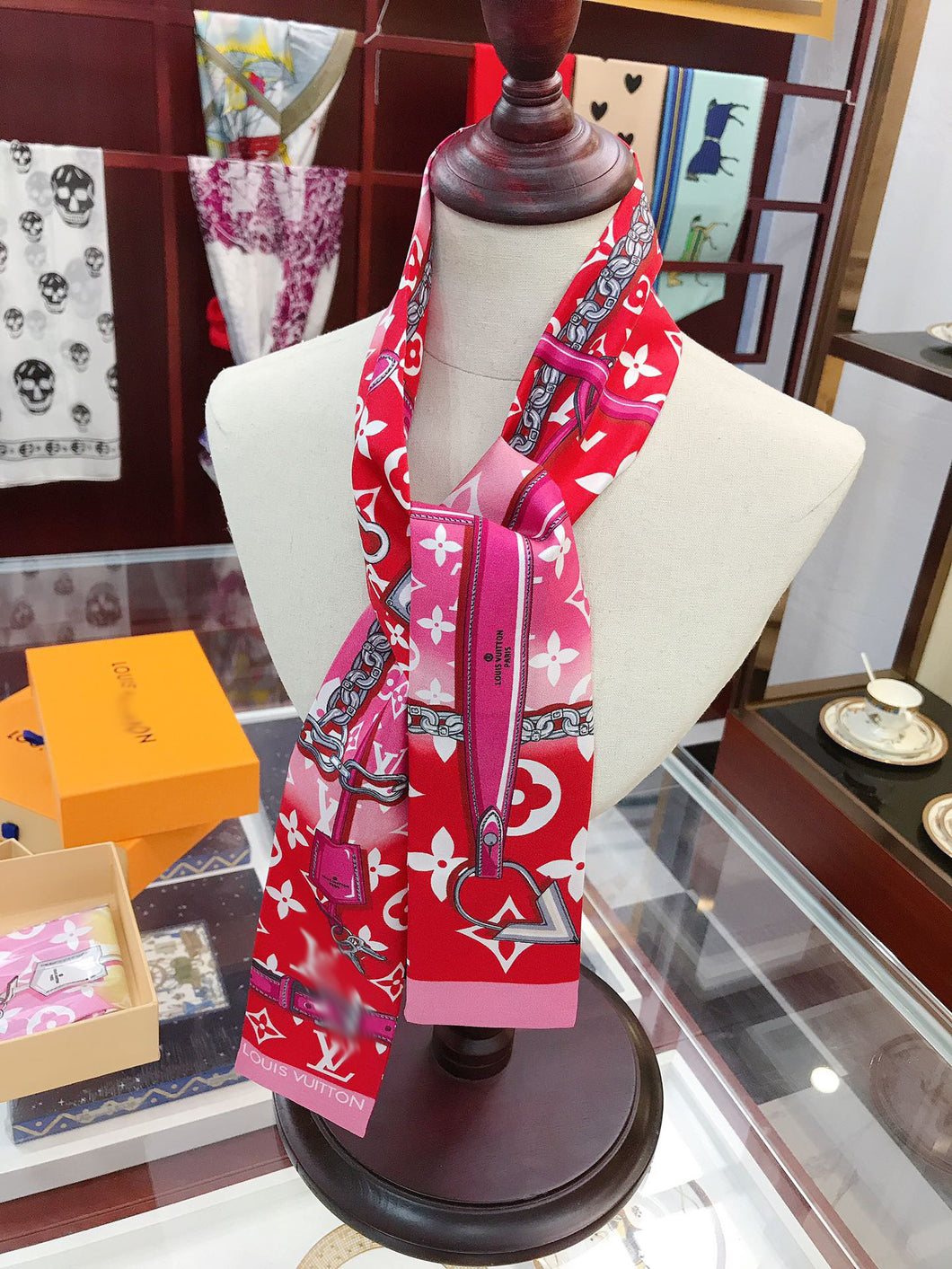 CLTH164  100% Silk	8x120cm