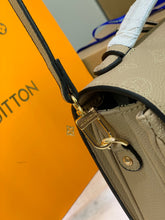 Load image into Gallery viewer, LB467  9.8x7.5x2.8inch
