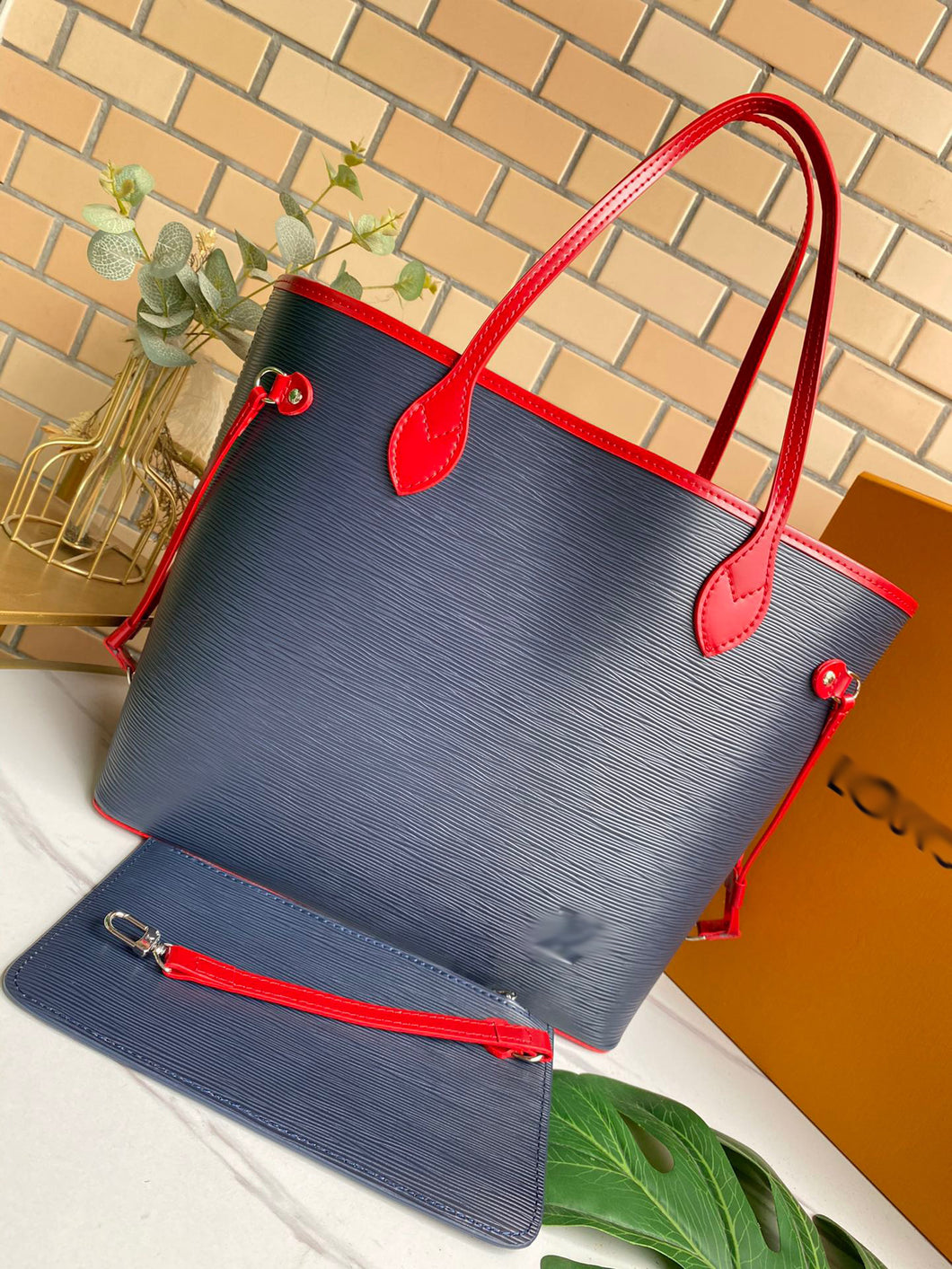 LB477  12.6x11.4x6.7inch