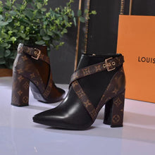 Load image into Gallery viewer, SE537 Size5-11  Heels:9.5cm Material: Cowhide  Lining: Sheep skin
