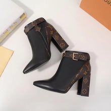 Load image into Gallery viewer, SE538 Size5-11   Heels:9.5cm Material: Cowhide  Lining: Sheep skin Sole: Rubber leather
