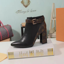 Load image into Gallery viewer, SE538 Size5-11   Heels:9.5cm Material: Cowhide  Lining: Sheep skin Sole: Rubber leather
