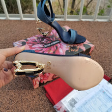 Load image into Gallery viewer, SE540  Size5-11   Heels:10.5cm Material: Denim Lining: Sheep skin Sole: Italian leather
