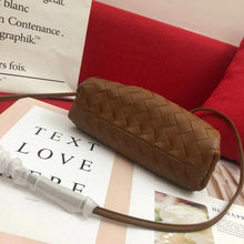 Load image into Gallery viewer, BV028  8.7x4.7x2.8inch
