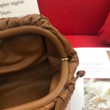 Load image into Gallery viewer, BV028  8.7x4.7x2.8inch
