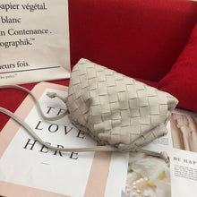 Load image into Gallery viewer, BV030  8.7x4.7x2.8inch
