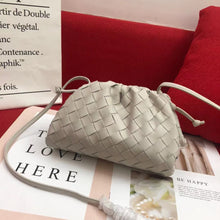 Load image into Gallery viewer, BV031  8.7x4.7x2.8inch
